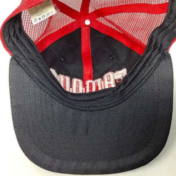 Famous Mesh Back Snapback Hat Cap Red Black Embroidered Spell Out - Picture 7 of 8